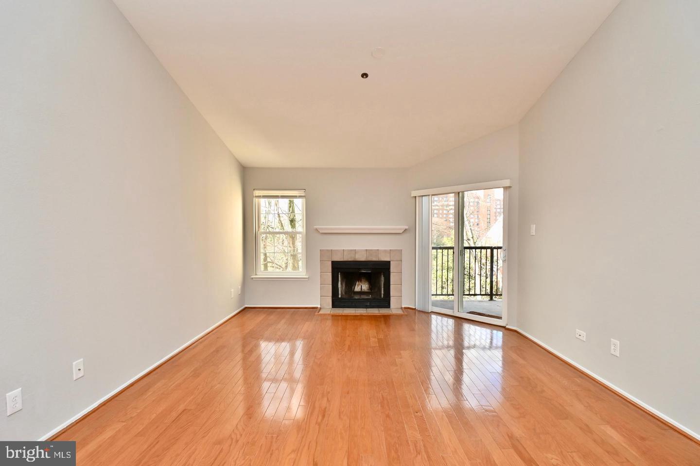 3315 WYNDHAM CIR #4236, ALEXANDRIA, Virginia 22302, 2 Bedrooms Bedrooms, ,2 BathroomsBathrooms,Residential,For sale,3315 WYNDHAM CIR #4236,VAAX2042540 MLS # VAAX2042540