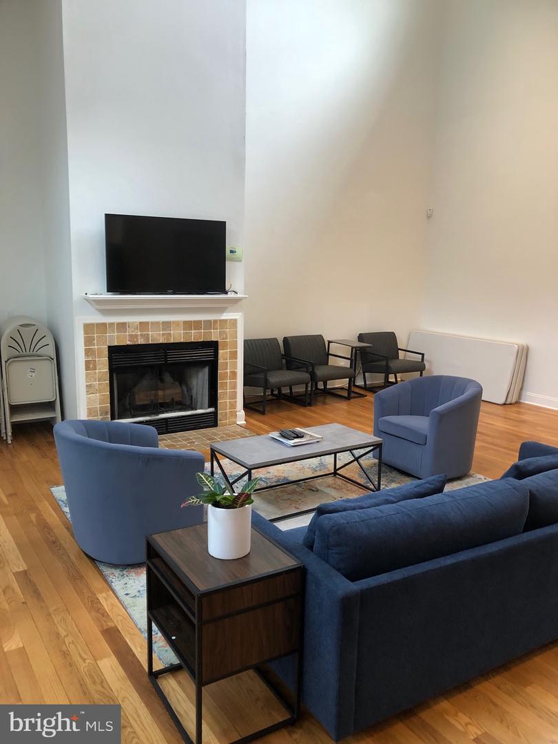 3315 WYNDHAM CIR #4236, ALEXANDRIA, Virginia 22302, 2 Bedrooms Bedrooms, ,2 BathroomsBathrooms,Residential,For sale,3315 WYNDHAM CIR #4236,VAAX2042540 MLS # VAAX2042540