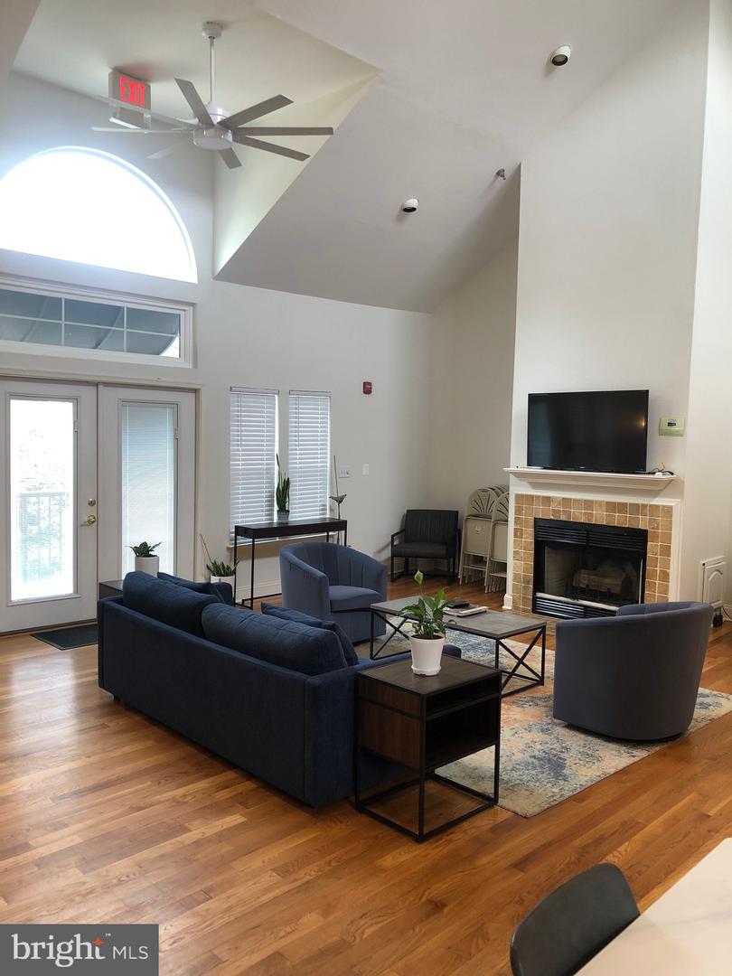 3315 WYNDHAM CIR #4236, ALEXANDRIA, Virginia 22302, 2 Bedrooms Bedrooms, ,2 BathroomsBathrooms,Residential,For sale,3315 WYNDHAM CIR #4236,VAAX2042540 MLS # VAAX2042540
