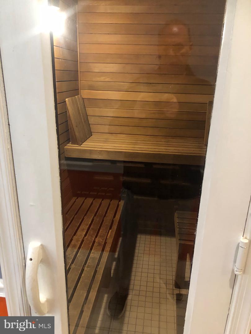 3315 WYNDHAM CIR #4236, ALEXANDRIA, Virginia 22302, 2 Bedrooms Bedrooms, ,2 BathroomsBathrooms,Residential,For sale,3315 WYNDHAM CIR #4236,VAAX2042540 MLS # VAAX2042540