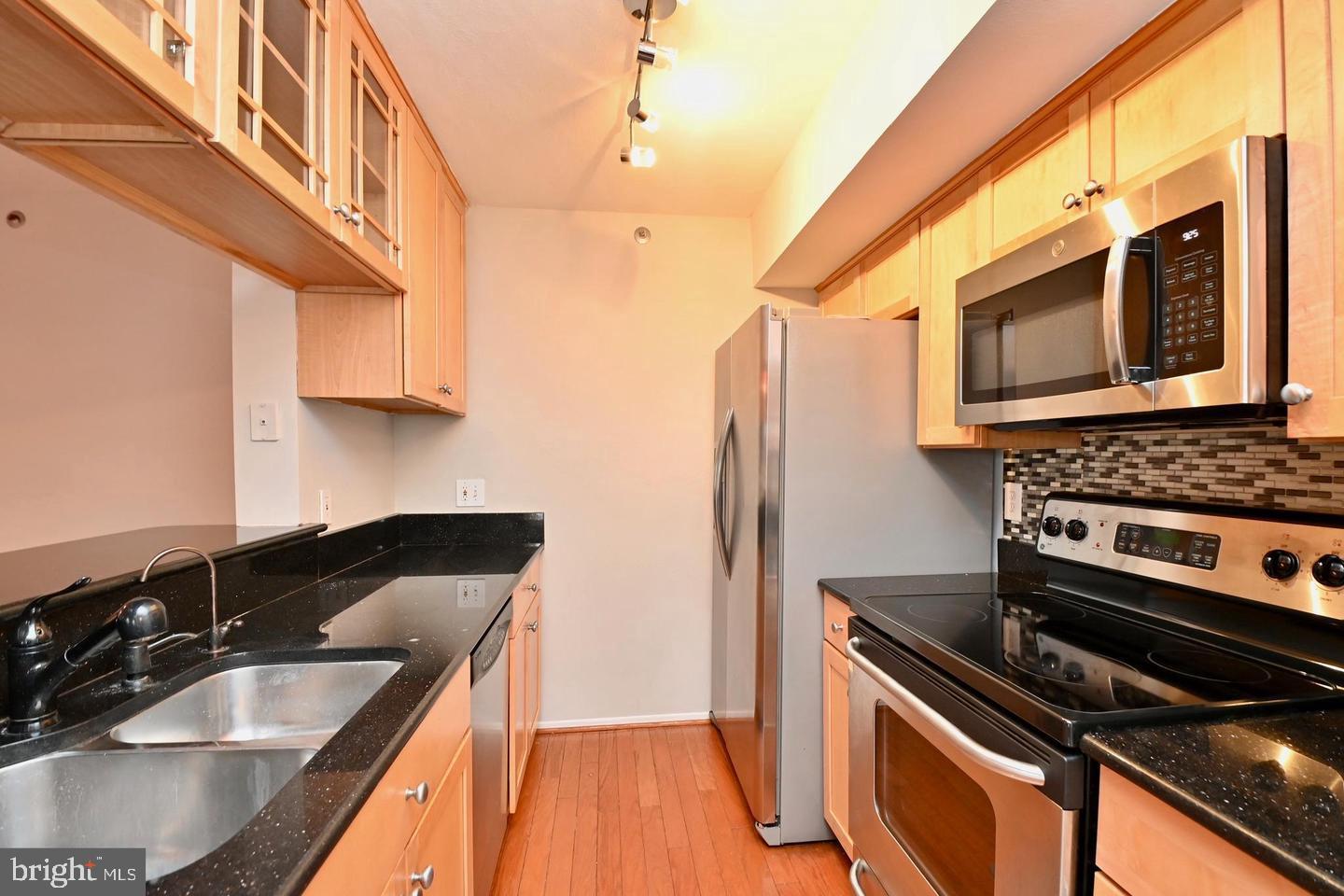 3315 WYNDHAM CIR #4236, ALEXANDRIA, Virginia 22302, 2 Bedrooms Bedrooms, ,2 BathroomsBathrooms,Residential,For sale,3315 WYNDHAM CIR #4236,VAAX2042540 MLS # VAAX2042540