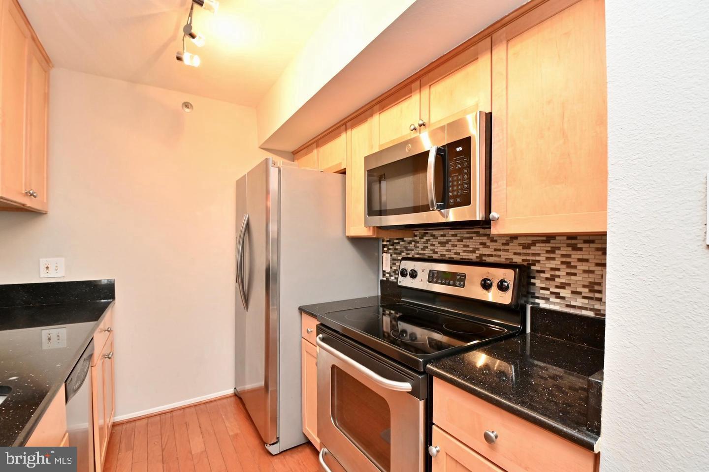3315 WYNDHAM CIR #4236, ALEXANDRIA, Virginia 22302, 2 Bedrooms Bedrooms, ,2 BathroomsBathrooms,Residential,For sale,3315 WYNDHAM CIR #4236,VAAX2042540 MLS # VAAX2042540