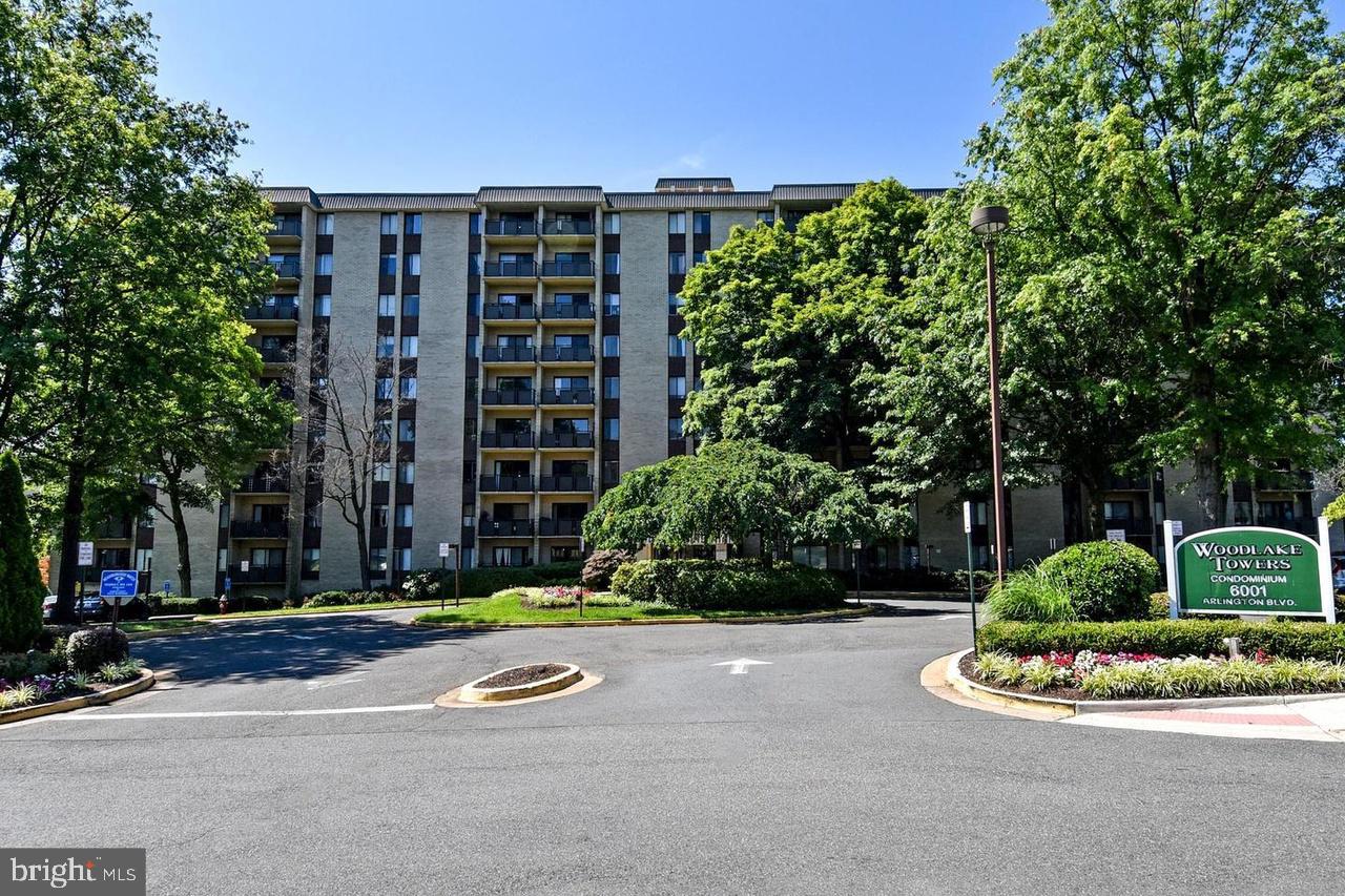 6001 ARLINGTON BLVD #406, FALLS CHURCH, Virginia 22044, 1 Bedroom Bedrooms, ,1 BathroomBathrooms,Residential,For sale,6001 ARLINGTON BLVD #406,VAFX2225940 MLS # VAFX2225940