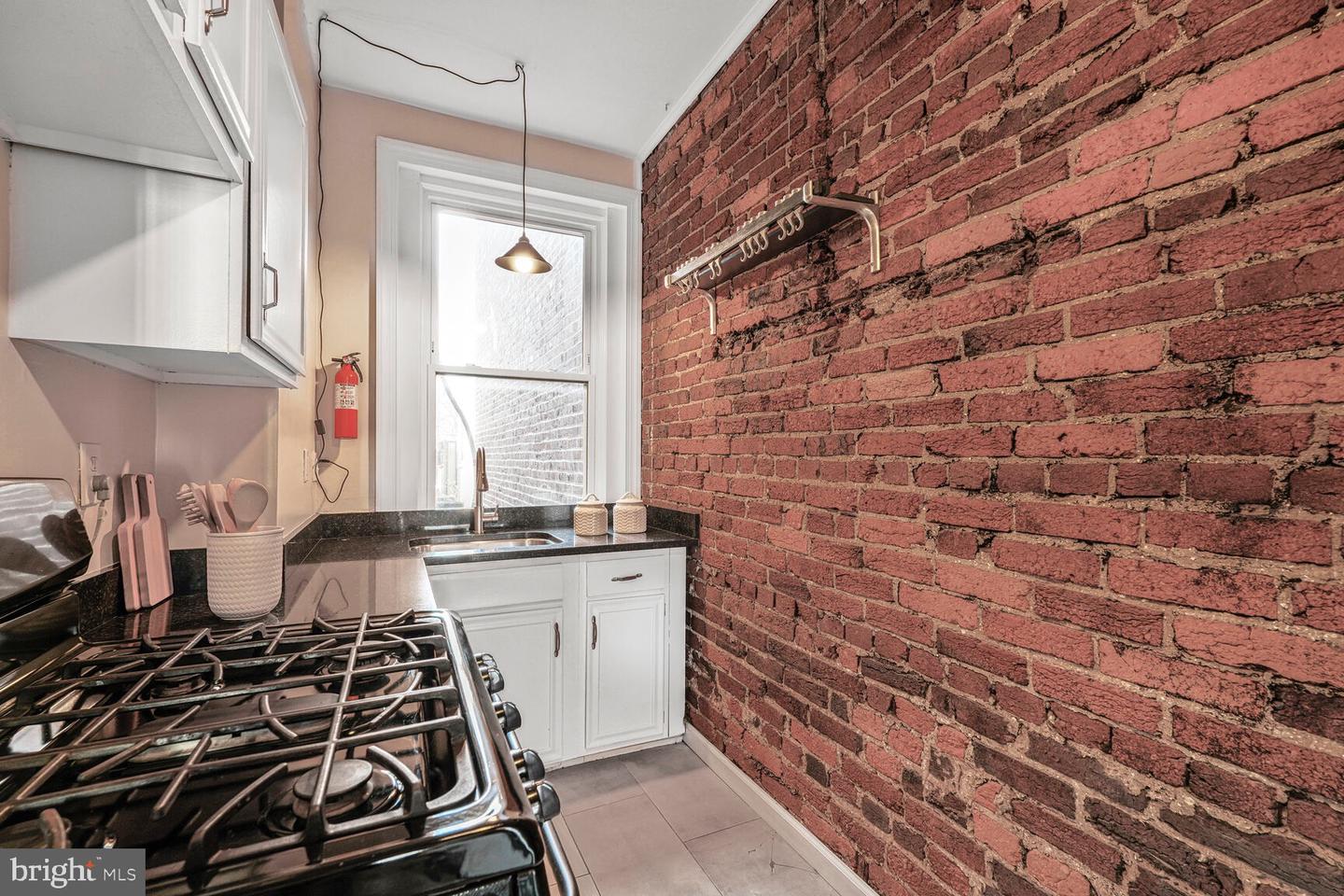 424 11TH ST NE #102, WASHINGTON, District Of Columbia 20002, 2 Bedrooms Bedrooms, ,1 BathroomBathrooms,Residential,For sale,424 11TH ST NE #102,DCDC2188888 MLS # DCDC2188888