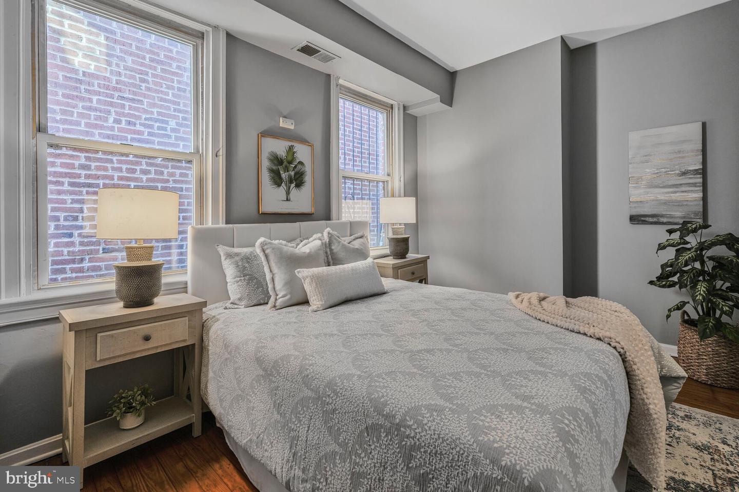424 11TH ST NE #102, WASHINGTON, District Of Columbia 20002, 2 Bedrooms Bedrooms, ,1 BathroomBathrooms,Residential,For sale,424 11TH ST NE #102,DCDC2188888 MLS # DCDC2188888