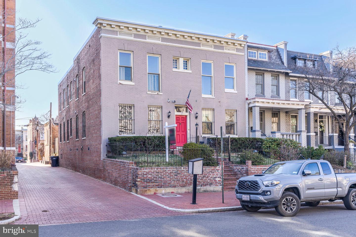 424 11TH ST NE #102, WASHINGTON, District Of Columbia 20002, 2 Bedrooms Bedrooms, ,1 BathroomBathrooms,Residential,For sale,424 11TH ST NE #102,DCDC2188888 MLS # DCDC2188888