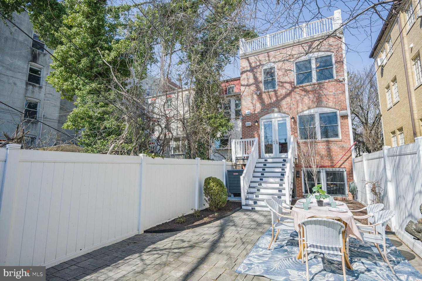 1353 EAST CAPITOL ST SE, WASHINGTON, District Of Columbia 20003, 5 Bedrooms Bedrooms, ,4 BathroomsBathrooms,Residential,For sale,1353 EAST CAPITOL ST SE,DCDC2188982 MLS # DCDC2188982