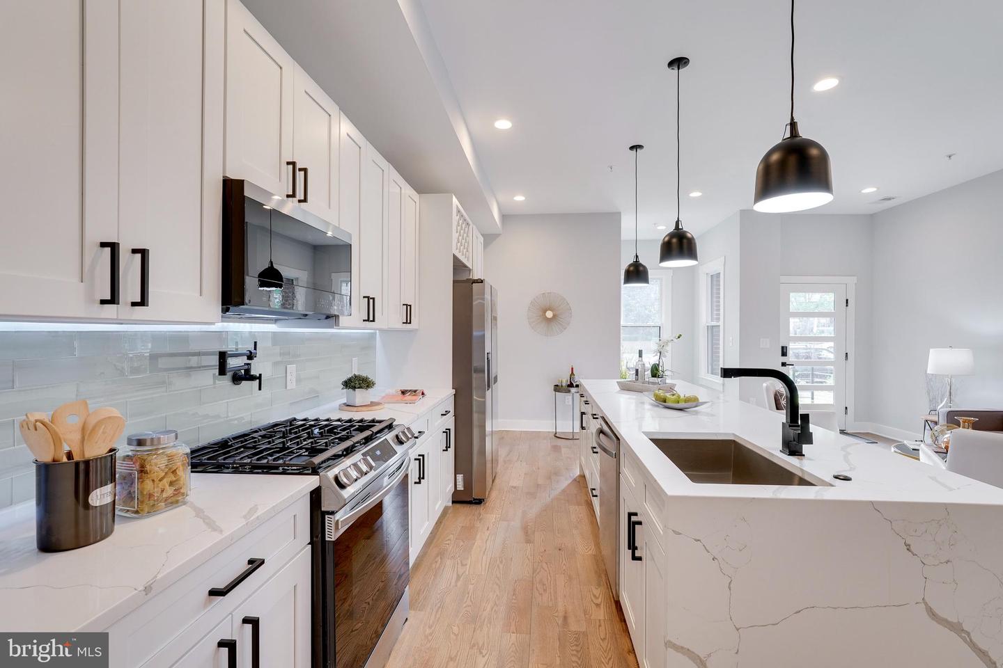 3932 ILLINOIS AVE NW #A, WASHINGTON, District Of Columbia 20011, 4 Bedrooms Bedrooms, ,3 BathroomsBathrooms,Residential,For sale,3932 ILLINOIS AVE NW #A,DCDC2189062 MLS # DCDC2189062