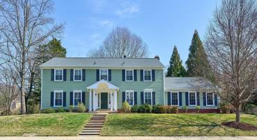 1641 MADDUX LN, MCLEAN, Virginia 22101, 6 Bedrooms Bedrooms, ,3 BathroomsBathrooms,Residential,For sale,1641 MADDUX LN,VAFX2226386 MLS # VAFX2226386