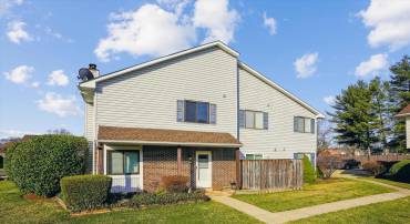 9015 SANDALWOOD DR #C, MANASSAS, Virginia 20110, 2 Bedrooms Bedrooms, ,1 BathroomBathrooms,Residential,For sale,9015 SANDALWOOD DR #C,VAMN2007882 MLS # VAMN2007882