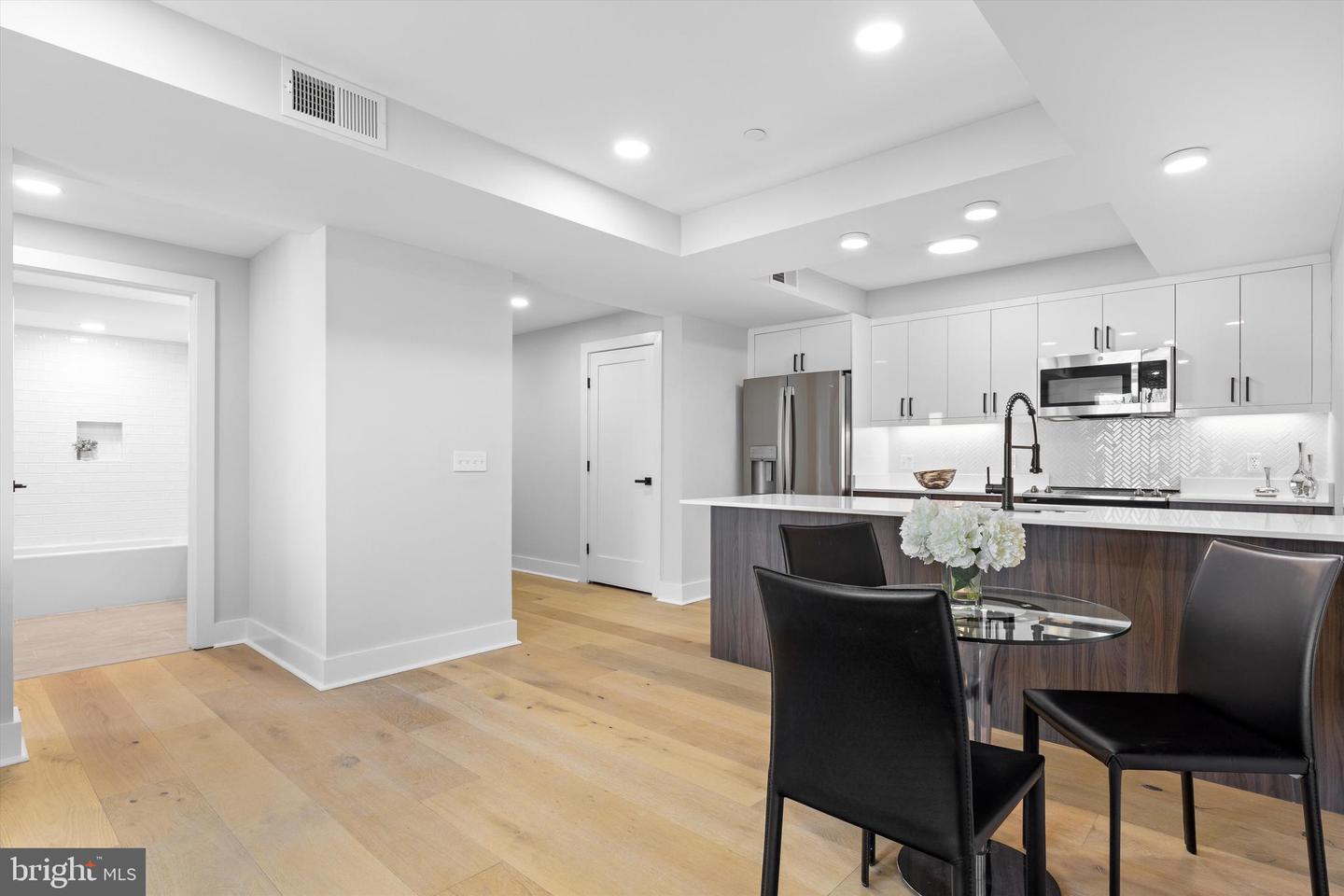 919 12TH ST NE #303, WASHINGTON, District Of Columbia 20002, 2 Bedrooms Bedrooms, ,2 BathroomsBathrooms,Residential,For sale,919 12TH ST NE #303,DCDC2189284 MLS # DCDC2189284