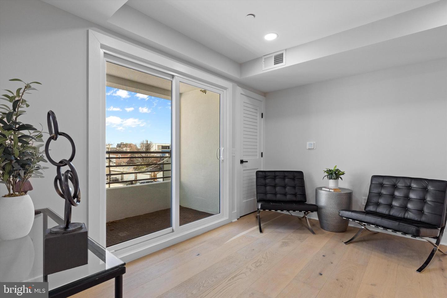919 12TH ST NE #303, WASHINGTON, District Of Columbia 20002, 2 Bedrooms Bedrooms, ,2 BathroomsBathrooms,Residential,For sale,919 12TH ST NE #303,DCDC2189284 MLS # DCDC2189284