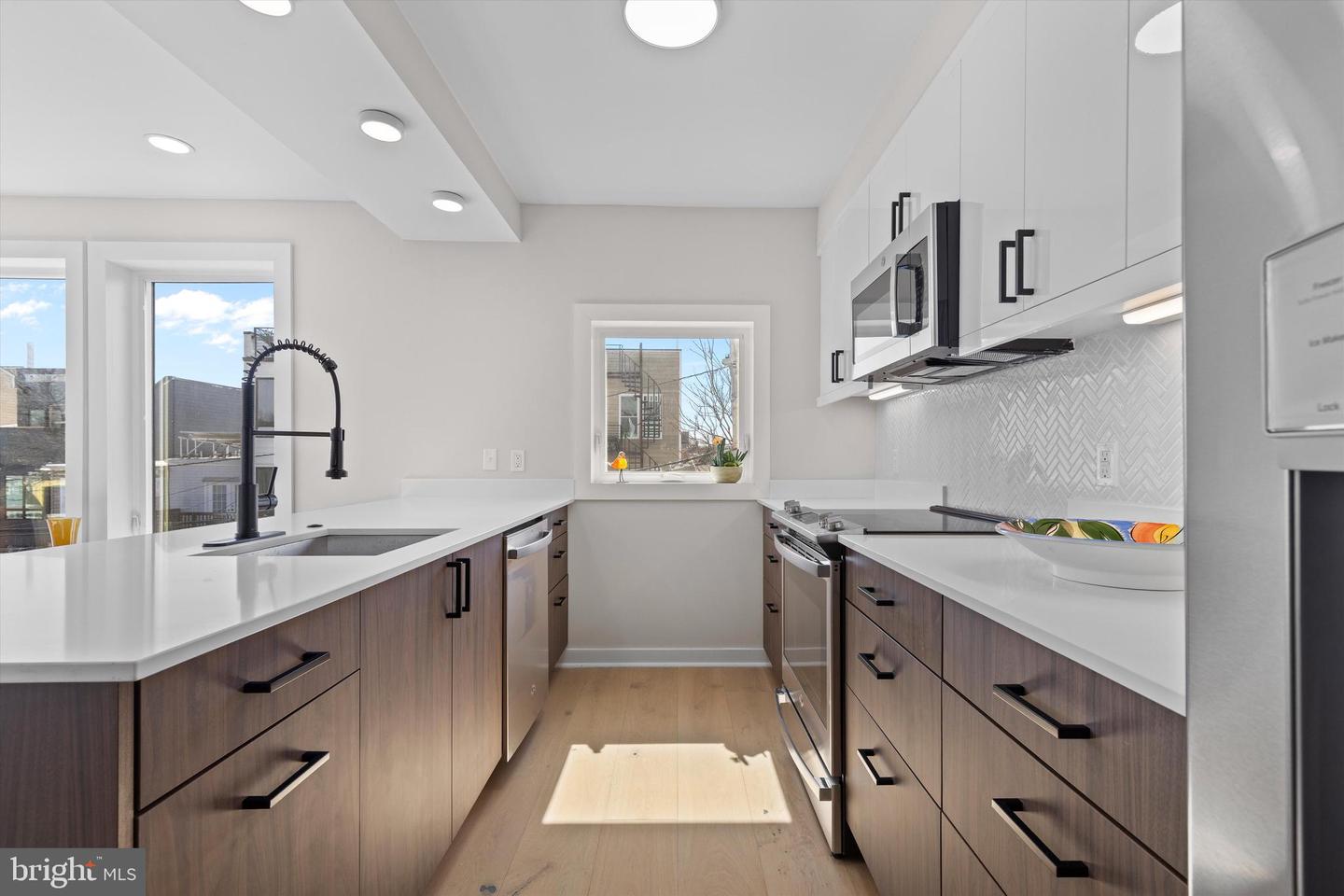 919 12TH ST NE #304, WASHINGTON, District Of Columbia 20002, 1 Bedroom Bedrooms, ,1 BathroomBathrooms,Residential,For sale,919 12TH ST NE #304,DCDC2189288 MLS # DCDC2189288