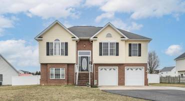 102 QUEENS WAY, STEPHENS CITY, Virginia 22655, 3 Bedrooms Bedrooms, ,3 BathroomsBathrooms,Residential,For sale,102 QUEENS WAY,VAFV2031702 MLS # VAFV2031702