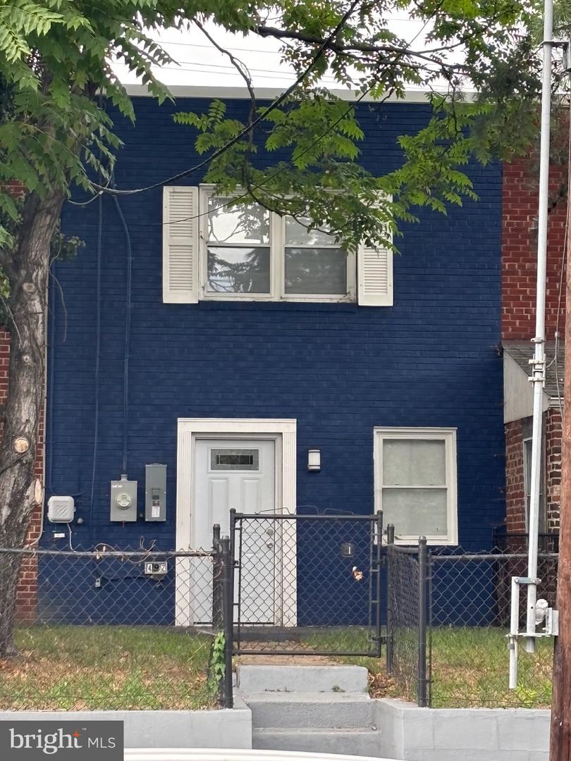 4902 MINNESOTA AVE NE, WASHINGTON, District Of Columbia 20019, 3 Bedrooms Bedrooms, ,2 BathroomsBathrooms,Residential,For sale,4902 MINNESOTA AVE NE,DCDC2189334 MLS # DCDC2189334