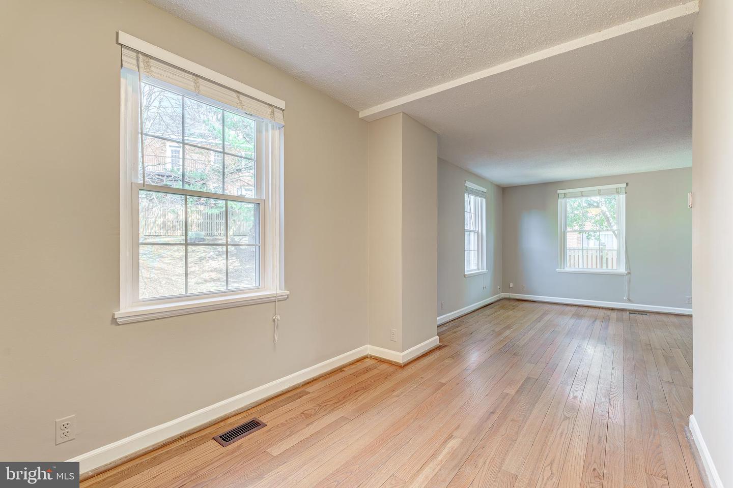 4829 29TH ST S, ARLINGTON, Virginia 22206, 2 Bedrooms Bedrooms, ,2 BathroomsBathrooms,Residential,For sale,4829 29TH ST S,VAAR2054422 MLS # VAAR2054422