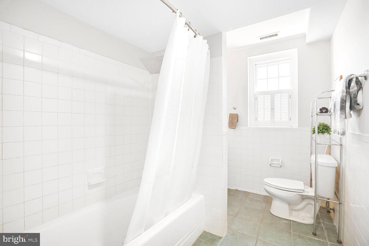 3930 LANGLEY CT NW #E641, WASHINGTON, District Of Columbia 20016, 2 Bedrooms Bedrooms, ,1 BathroomBathrooms,Residential,For sale,3930 LANGLEY CT NW #E641,DCDC2189380 MLS # DCDC2189380