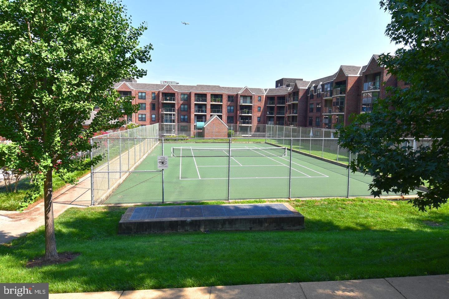 2100 LANGSTON BLVD #428, ARLINGTON, Virginia 22201, 2 Bedrooms Bedrooms, ,1 BathroomBathrooms,Residential,For sale,2100 LANGSTON BLVD #428,VAAR2052288 MLS # VAAR2052288