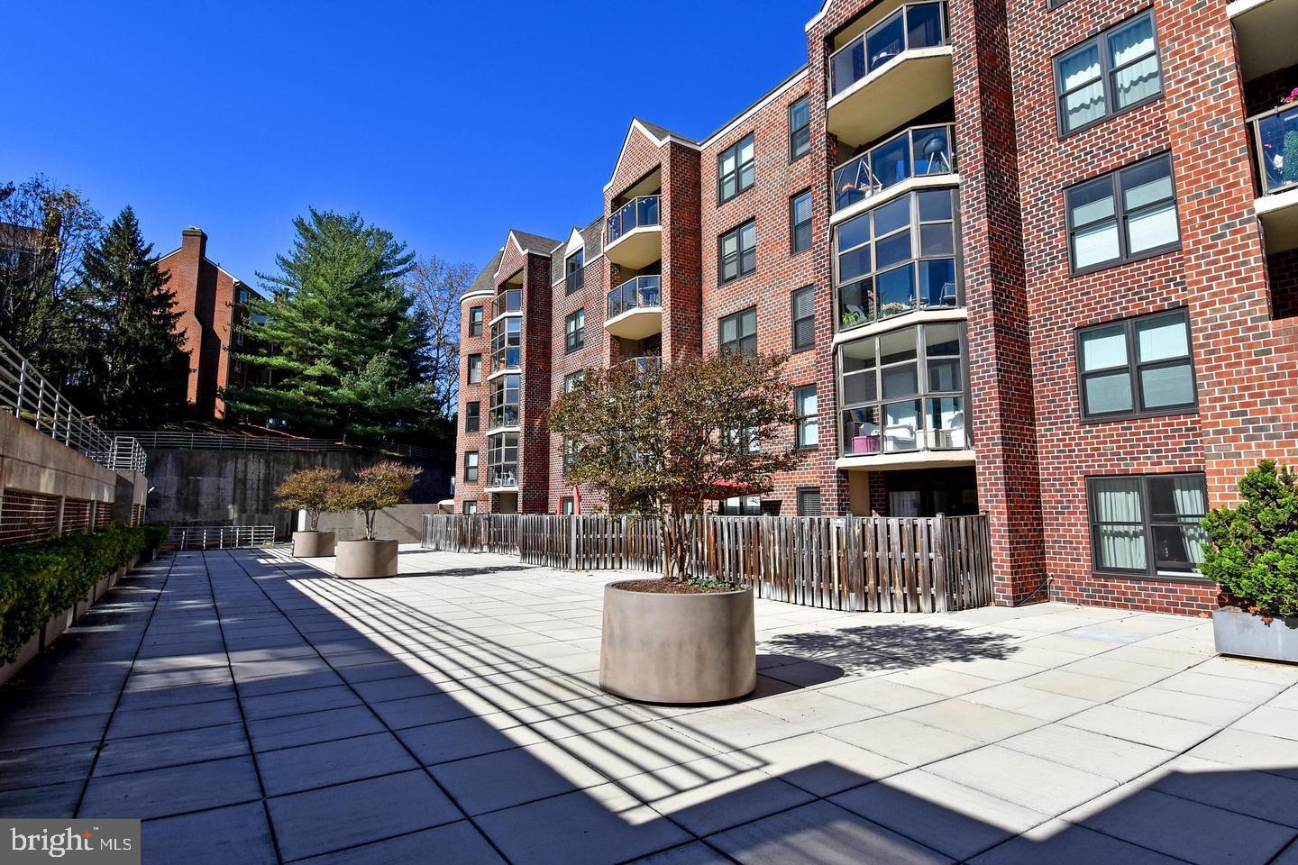 2100 LANGSTON BLVD #428, ARLINGTON, Virginia 22201, 2 Bedrooms Bedrooms, ,1 BathroomBathrooms,Residential,For sale,2100 LANGSTON BLVD #428,VAAR2052288 MLS # VAAR2052288