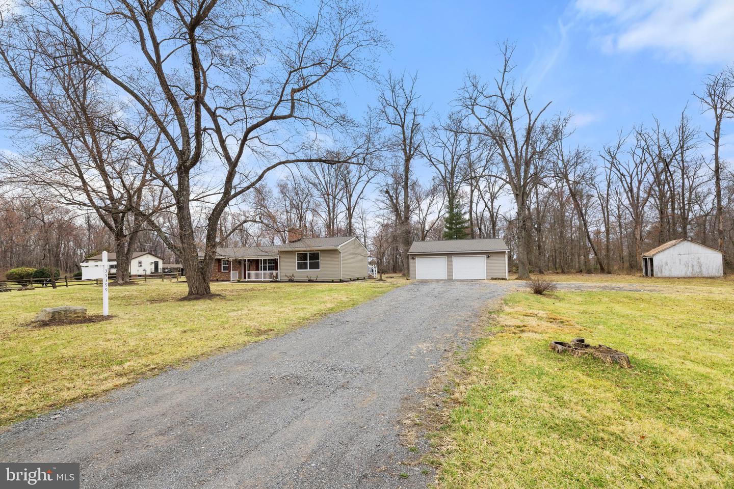 35399 HAMLIN SCHOOL LN, MIDDLEBURG, Virginia 20117, 3 Bedrooms Bedrooms, ,2 BathroomsBathrooms,Residential,For sale,35399 HAMLIN SCHOOL LN,VALO2086338 MLS # VALO2086338