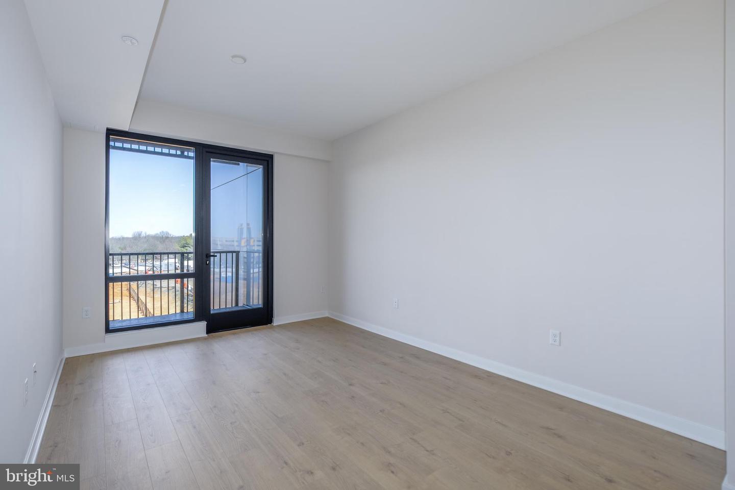 255 W. FALLS STATION BLVD #308, FALLS CHURCH, Virginia 22046, 1 Bedroom Bedrooms, ,1 BathroomBathrooms,Residential,For sale,255 W. FALLS STATION BLVD #308,VAFA2002812 MLS # VAFA2002812