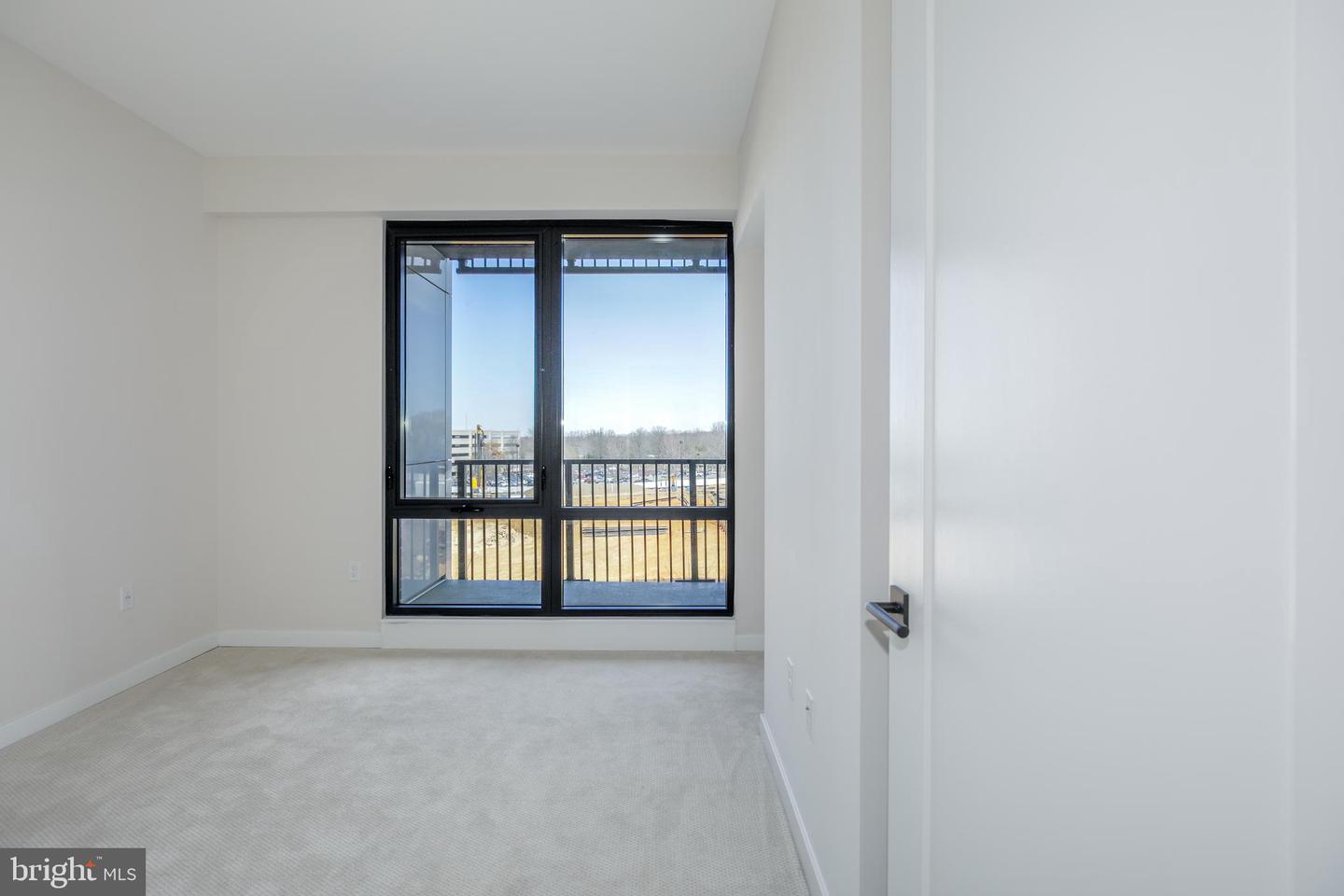255 W. FALLS STATION BLVD #308, FALLS CHURCH, Virginia 22046, 1 Bedroom Bedrooms, ,1 BathroomBathrooms,Residential,For sale,255 W. FALLS STATION BLVD #308,VAFA2002812 MLS # VAFA2002812