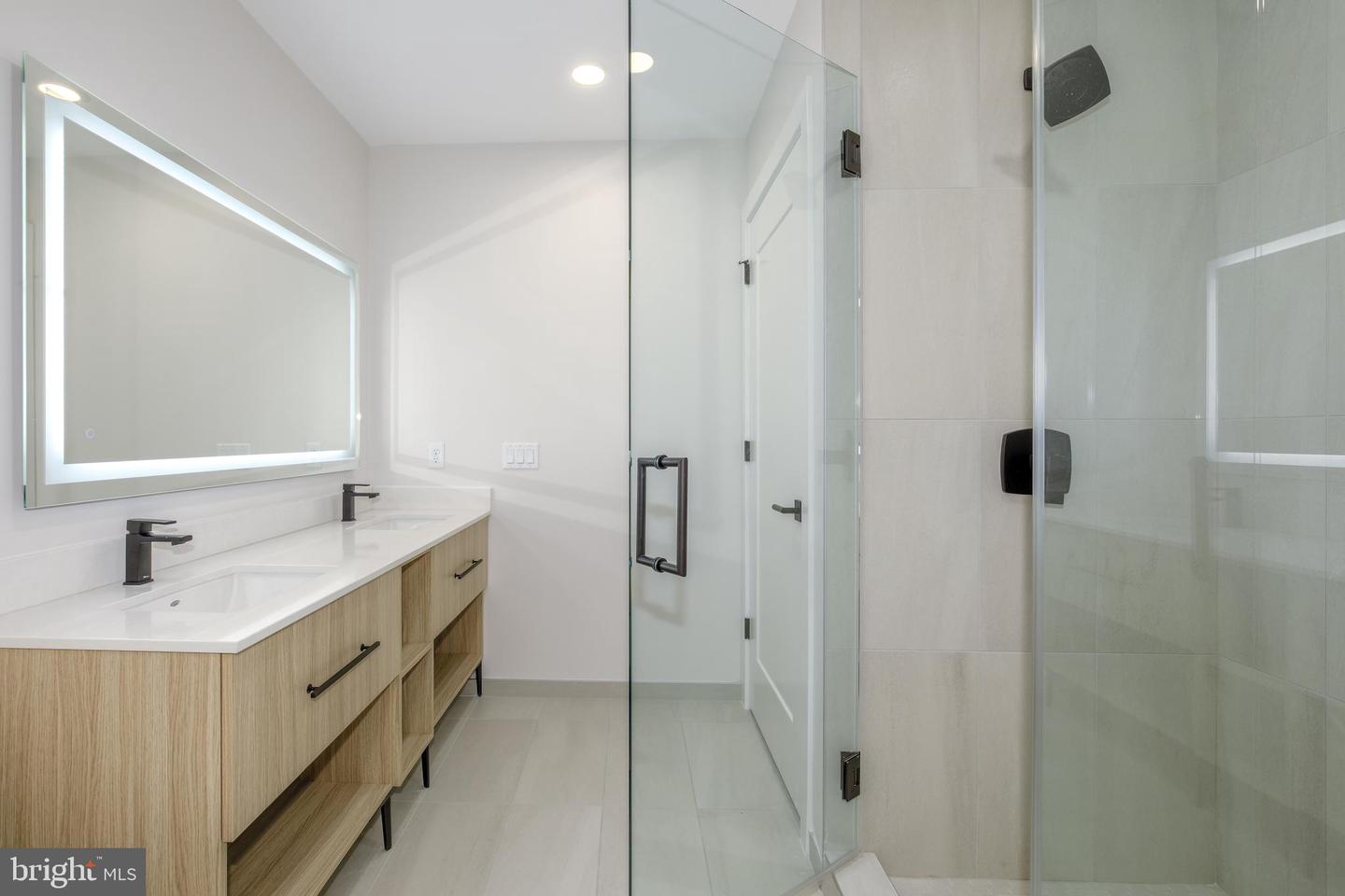 255 W. FALLS STATION BLVD #308, FALLS CHURCH, Virginia 22046, 1 Bedroom Bedrooms, ,1 BathroomBathrooms,Residential,For sale,255 W. FALLS STATION BLVD #308,VAFA2002812 MLS # VAFA2002812