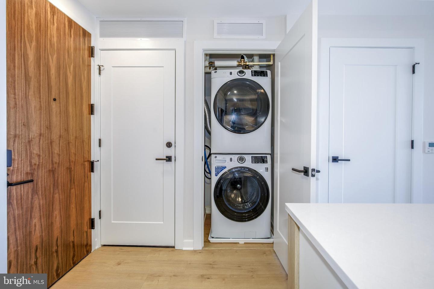255 W. FALLS STATION BLVD #308, FALLS CHURCH, Virginia 22046, 1 Bedroom Bedrooms, ,1 BathroomBathrooms,Residential,For sale,255 W. FALLS STATION BLVD #308,VAFA2002812 MLS # VAFA2002812
