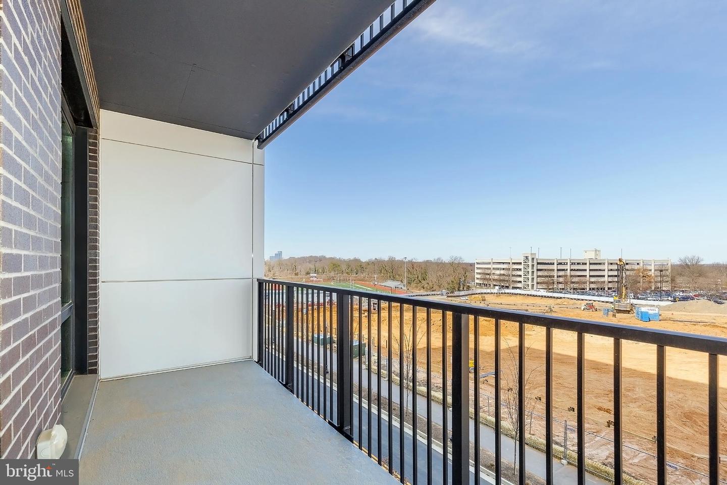 255 W. FALLS STATION BLVD #308, FALLS CHURCH, Virginia 22046, 1 Bedroom Bedrooms, ,1 BathroomBathrooms,Residential,For sale,255 W. FALLS STATION BLVD #308,VAFA2002812 MLS # VAFA2002812