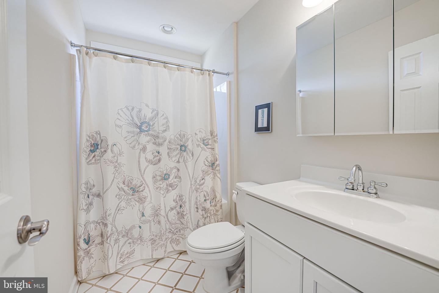 2419 DAVIS AVE, ALEXANDRIA, Virginia 22302, 5 Bedrooms Bedrooms, ,4 BathroomsBathrooms,Residential,For sale,2419 DAVIS AVE,VAAX2042678 MLS # VAAX2042678