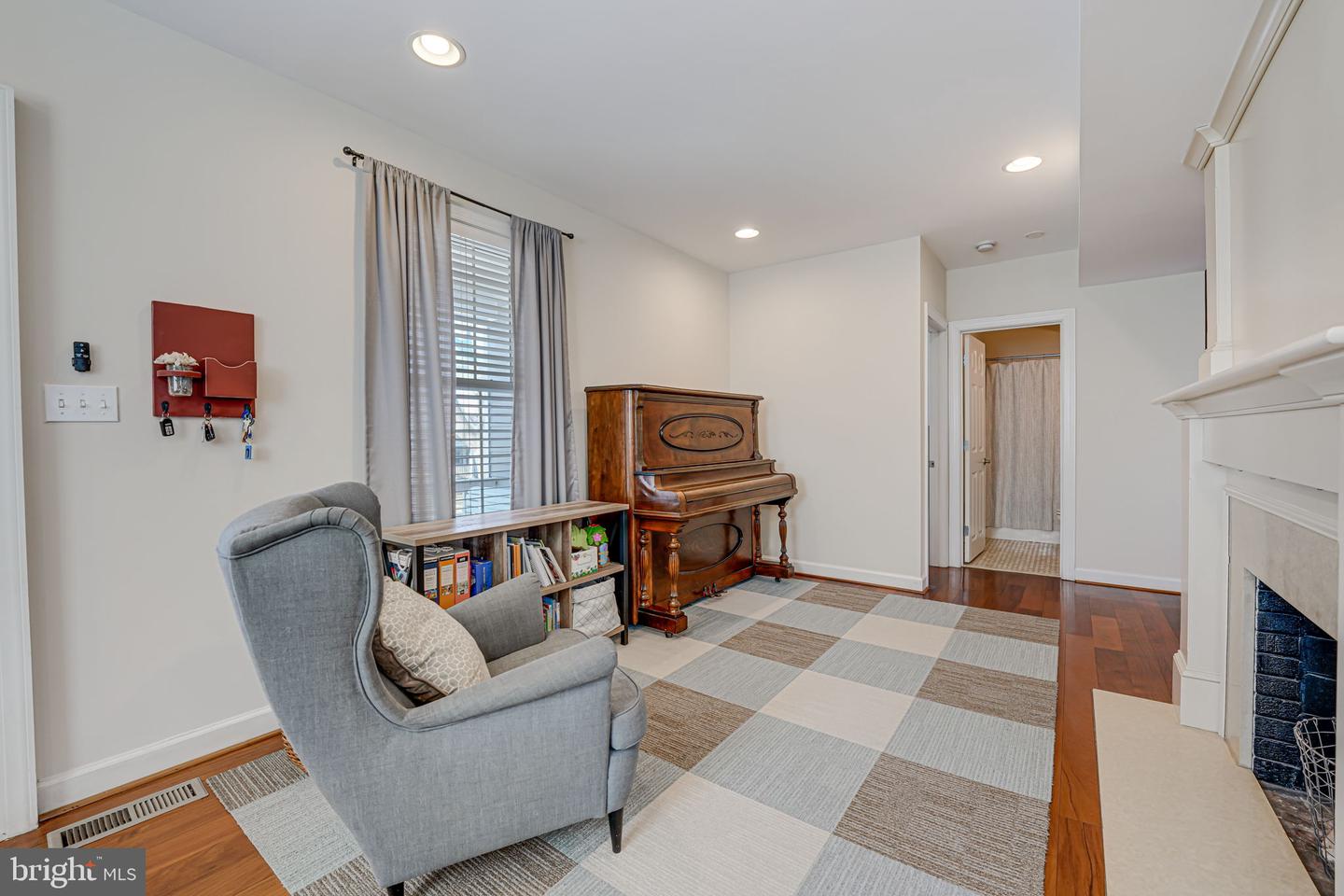 2419 DAVIS AVE, ALEXANDRIA, Virginia 22302, 5 Bedrooms Bedrooms, ,4 BathroomsBathrooms,Residential,For sale,2419 DAVIS AVE,VAAX2042678 MLS # VAAX2042678