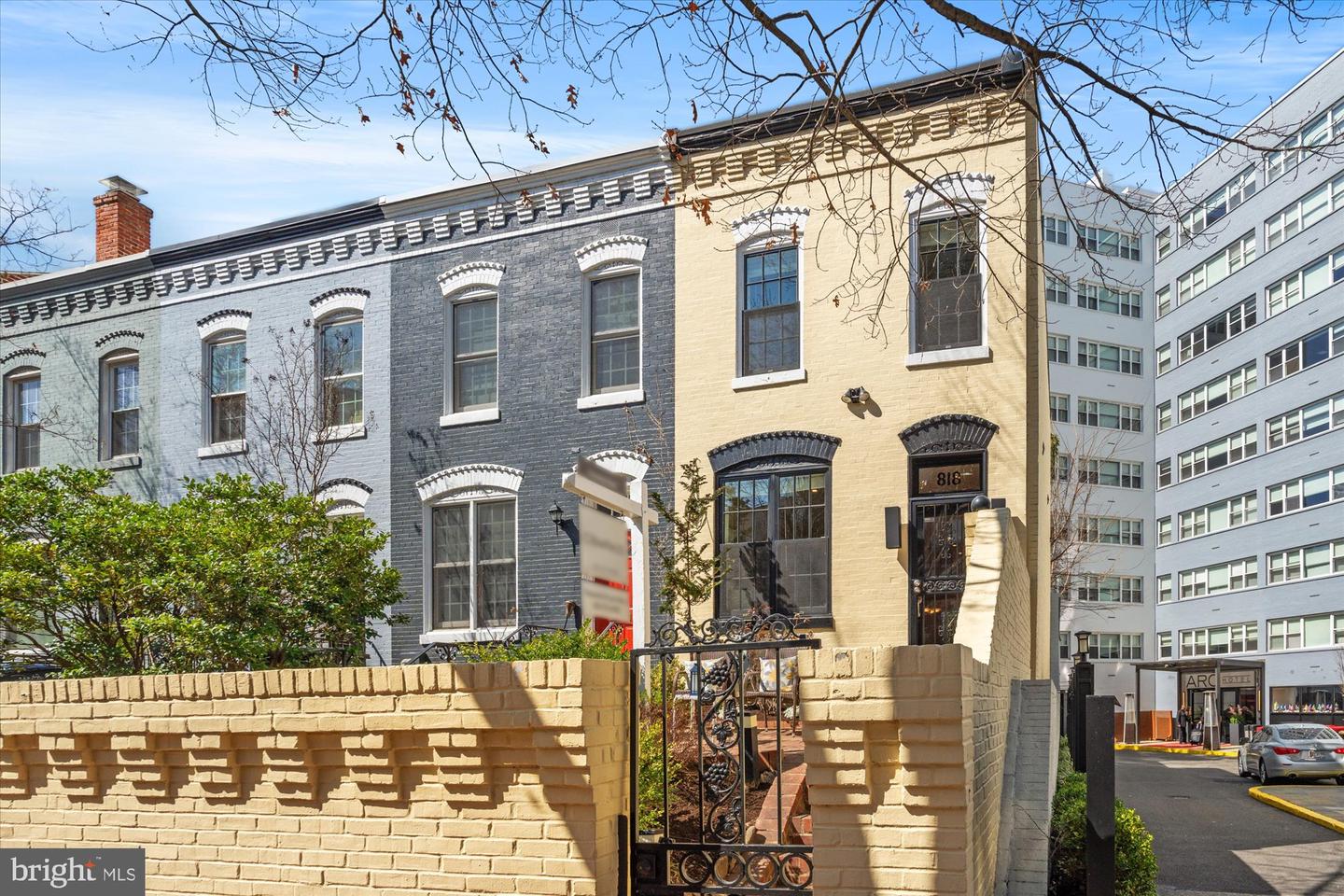 818 NEW HAMPSHIRE AVE NW, WASHINGTON, District Of Columbia 20037, 2 Bedrooms Bedrooms, ,1 BathroomBathrooms,Residential,For sale,818 NEW HAMPSHIRE AVE NW,DCDC2189468 MLS # DCDC2189468