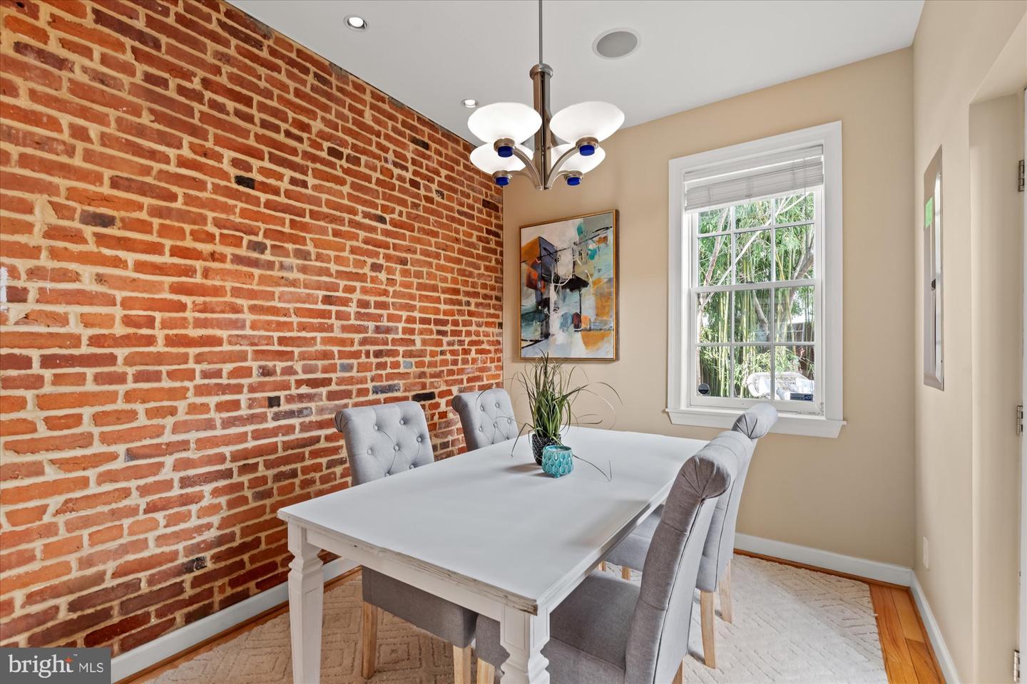 818 NEW HAMPSHIRE AVE NW, WASHINGTON, District Of Columbia 20037, 2 Bedrooms Bedrooms, ,1 BathroomBathrooms,Residential,For sale,818 NEW HAMPSHIRE AVE NW,DCDC2189468 MLS # DCDC2189468