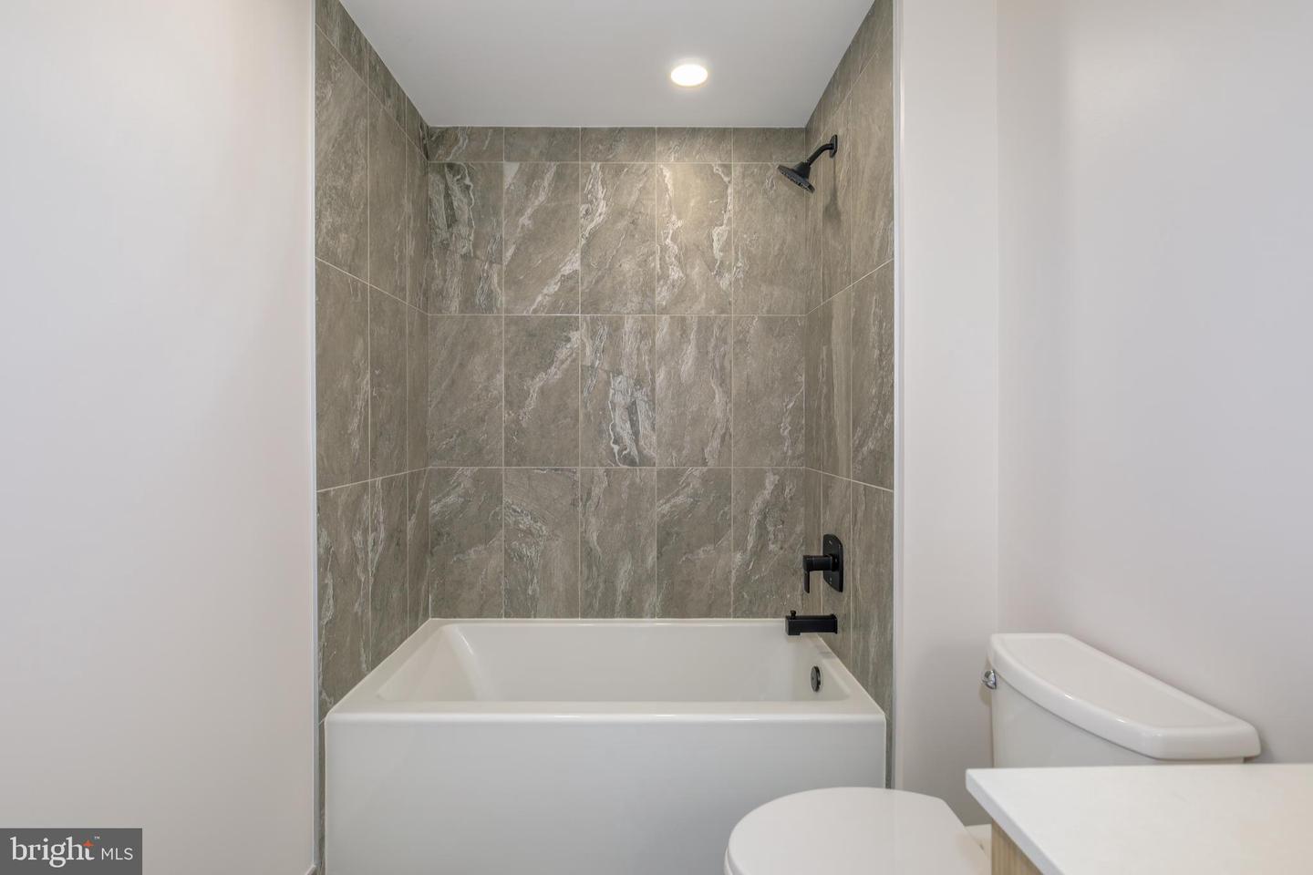 255 W. FALLS STATION BLVD #311, FALLS CHURCH, Virginia 22046, 2 Bedrooms Bedrooms, ,2 BathroomsBathrooms,Residential,For sale,255 W. FALLS STATION BLVD #311,VAFA2002816 MLS # VAFA2002816