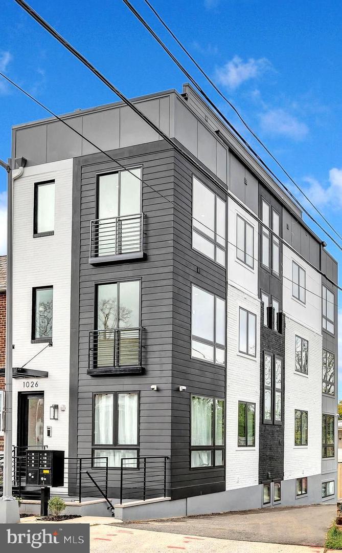 1026 18TH ST NE #1, WASHINGTON, District Of Columbia 20002, 1 Bedroom Bedrooms, ,1 BathroomBathrooms,Residential,For sale,1026 18TH ST NE #1,DCDC2189676 MLS # DCDC2189676