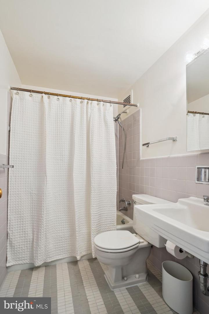 2475 VIRGINIA AVE NW #618, WASHINGTON, District Of Columbia 20037, 1 Bedroom Bedrooms, ,1 BathroomBathrooms,Residential,For sale,2475 VIRGINIA AVE NW #618,DCDC2189712 MLS # DCDC2189712