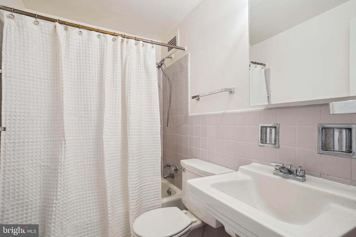 2475 VIRGINIA AVE NW #618, WASHINGTON, District Of Columbia 20037, 1 Bedroom Bedrooms, ,1 BathroomBathrooms,Residential,For sale,2475 VIRGINIA AVE NW #618,DCDC2189712 MLS # DCDC2189712