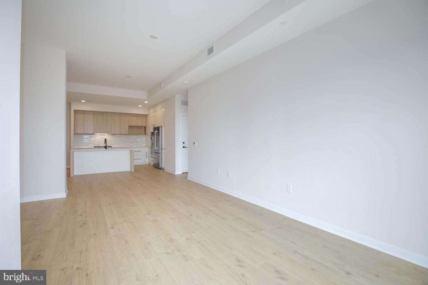 255 W. FALLS STATION BLVD #405, FALLS CHURCH, Virginia 22046, 2 Bedrooms Bedrooms, ,2 BathroomsBathrooms,Residential,For sale,255 W. FALLS STATION BLVD #405,VAFA2002822 MLS # VAFA2002822