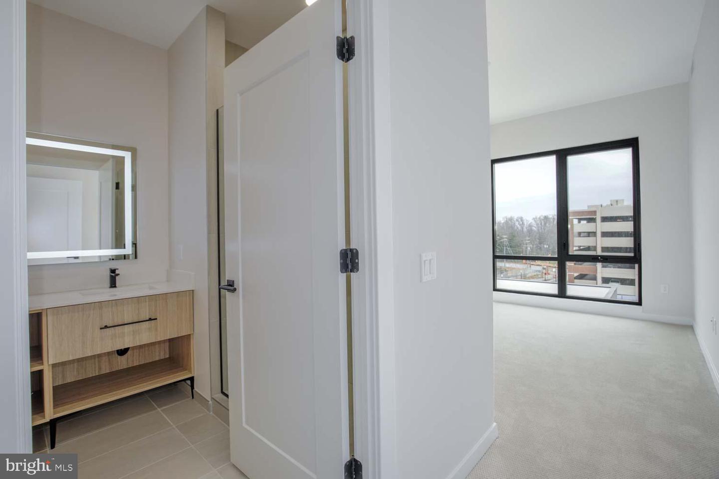 255 W. FALLS STATION BLVD #405, FALLS CHURCH, Virginia 22046, 2 Bedrooms Bedrooms, ,2 BathroomsBathrooms,Residential,For sale,255 W. FALLS STATION BLVD #405,VAFA2002822 MLS # VAFA2002822