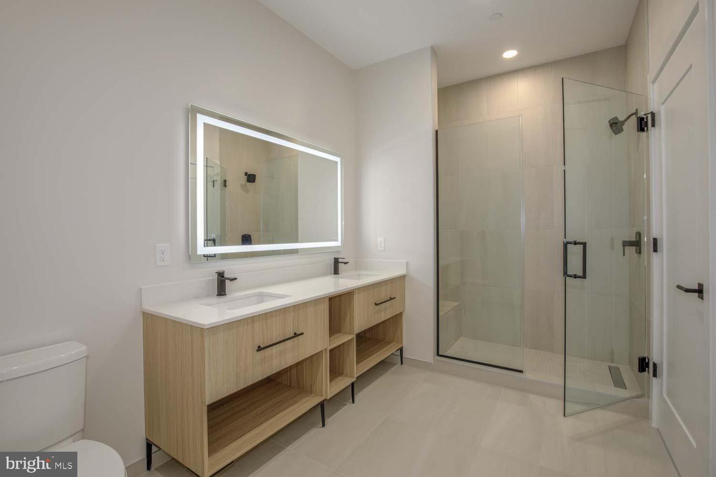 255 W. FALLS STATION BLVD #405, FALLS CHURCH, Virginia 22046, 2 Bedrooms Bedrooms, ,2 BathroomsBathrooms,Residential,For sale,255 W. FALLS STATION BLVD #405,VAFA2002822 MLS # VAFA2002822