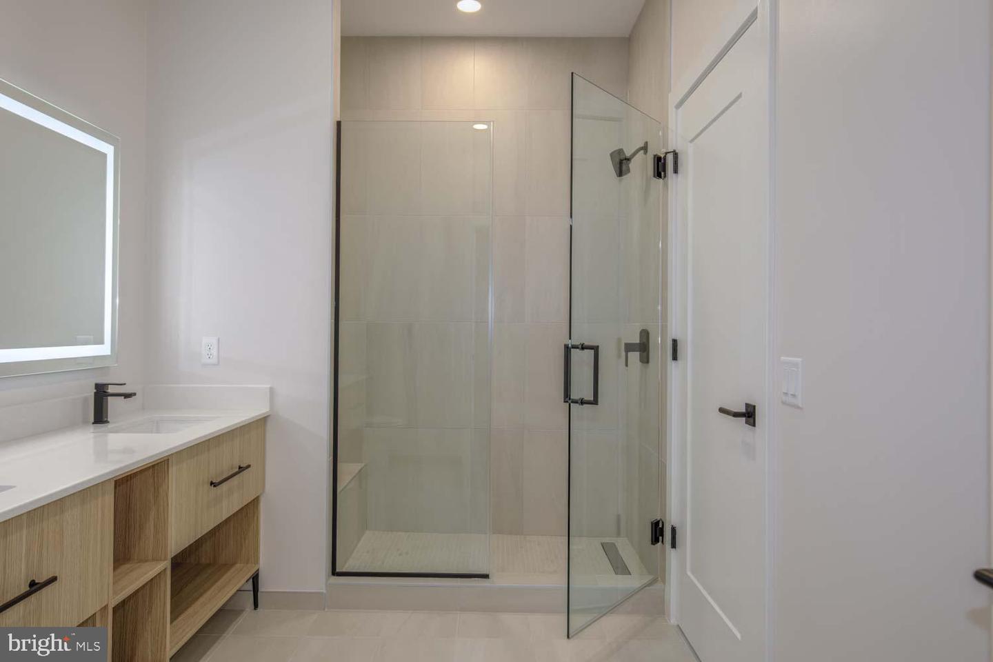 255 W. FALLS STATION BLVD #405, FALLS CHURCH, Virginia 22046, 2 Bedrooms Bedrooms, ,2 BathroomsBathrooms,Residential,For sale,255 W. FALLS STATION BLVD #405,VAFA2002822 MLS # VAFA2002822