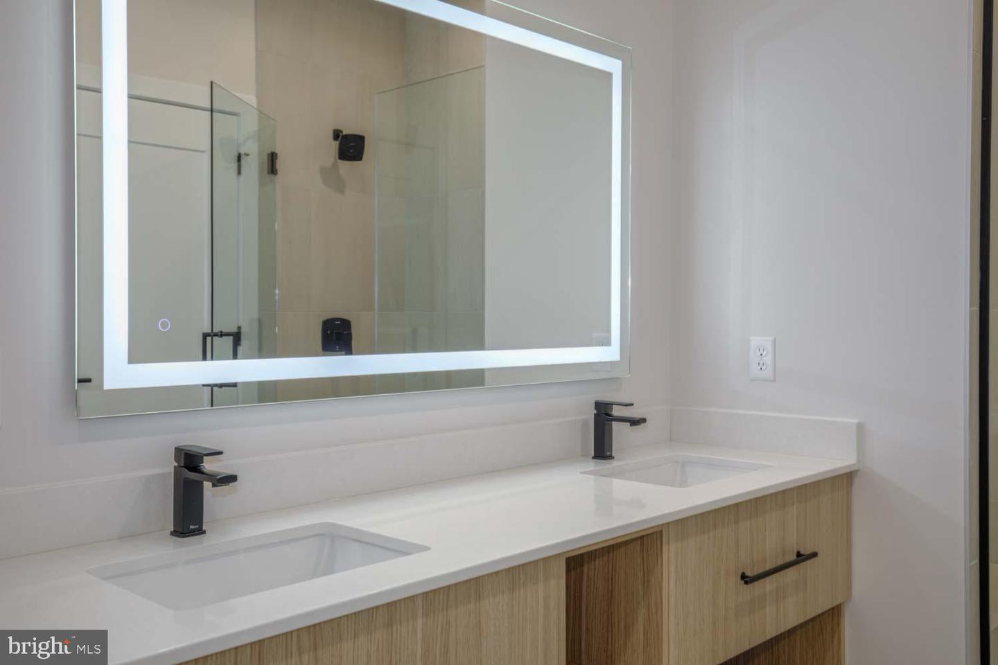 255 W. FALLS STATION BLVD #405, FALLS CHURCH, Virginia 22046, 2 Bedrooms Bedrooms, ,2 BathroomsBathrooms,Residential,For sale,255 W. FALLS STATION BLVD #405,VAFA2002822 MLS # VAFA2002822