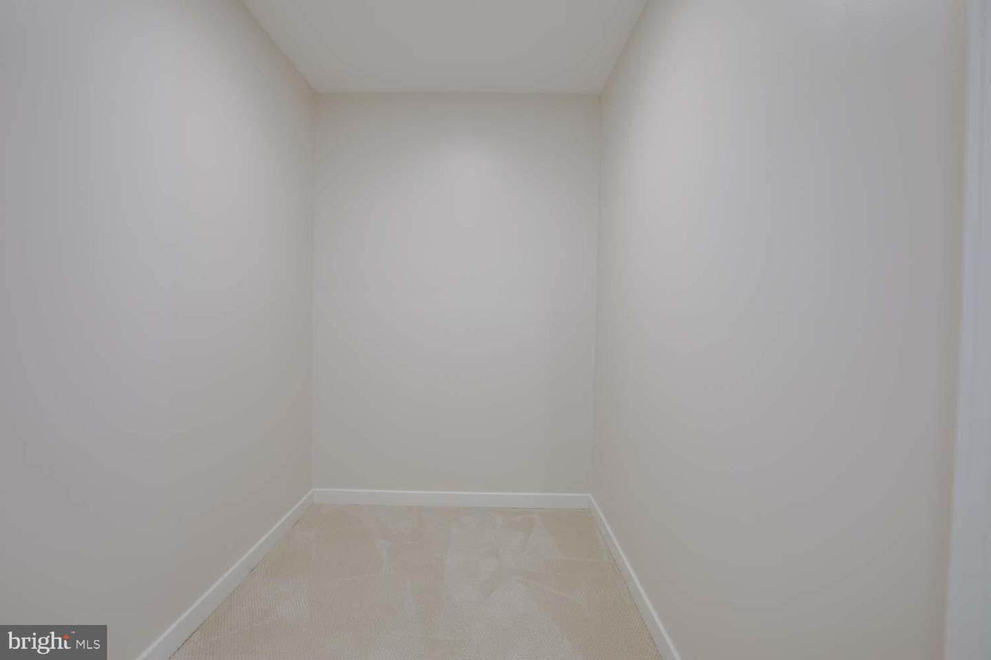 255 W. FALLS STATION BLVD #405, FALLS CHURCH, Virginia 22046, 2 Bedrooms Bedrooms, ,2 BathroomsBathrooms,Residential,For sale,255 W. FALLS STATION BLVD #405,VAFA2002822 MLS # VAFA2002822