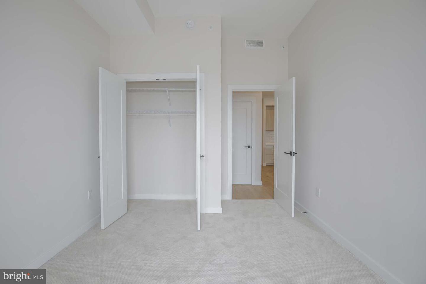 255 W. FALLS STATION BLVD #405, FALLS CHURCH, Virginia 22046, 2 Bedrooms Bedrooms, ,2 BathroomsBathrooms,Residential,For sale,255 W. FALLS STATION BLVD #405,VAFA2002822 MLS # VAFA2002822
