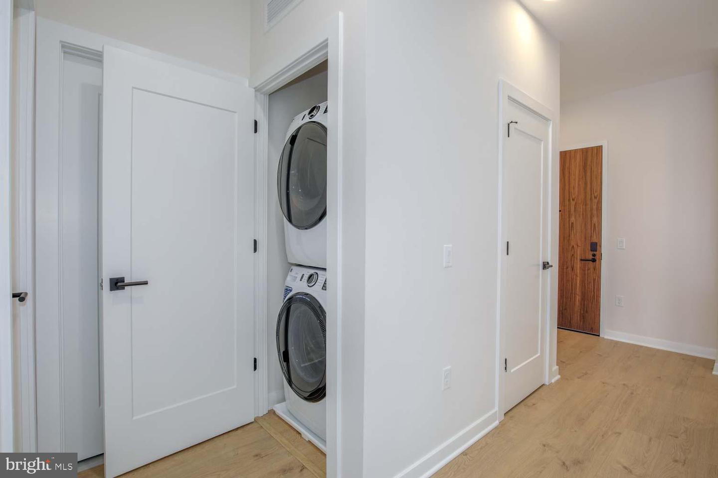 255 W. FALLS STATION BLVD #405, FALLS CHURCH, Virginia 22046, 2 Bedrooms Bedrooms, ,2 BathroomsBathrooms,Residential,For sale,255 W. FALLS STATION BLVD #405,VAFA2002822 MLS # VAFA2002822