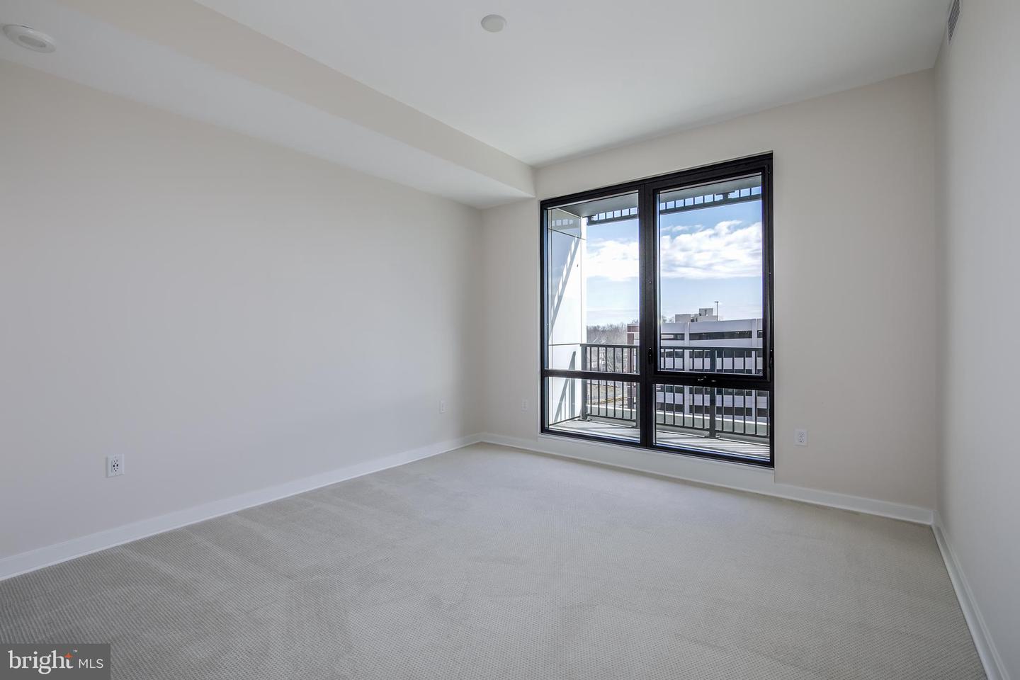 255 W. FALLS STATION BLVD #501, FALLS CHURCH, Virginia 22046, 3 Bedrooms Bedrooms, ,2 BathroomsBathrooms,Residential,For sale,255 W. FALLS STATION BLVD #501,VAFA2002830 MLS # VAFA2002830