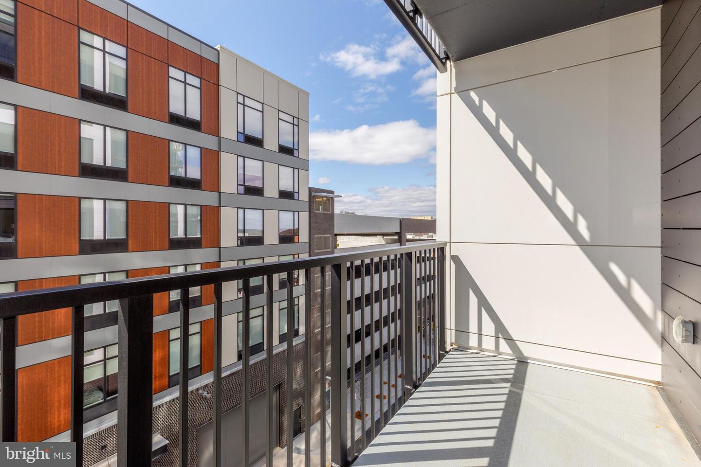 255 W. FALLS STATION BLVD #501, FALLS CHURCH, Virginia 22046, 3 Bedrooms Bedrooms, ,2 BathroomsBathrooms,Residential,For sale,255 W. FALLS STATION BLVD #501,VAFA2002830 MLS # VAFA2002830