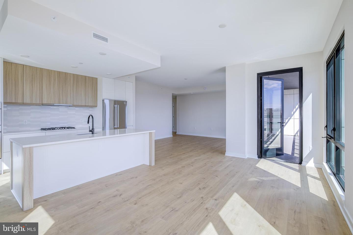 255 W. FALLS STATION BLVD #501, FALLS CHURCH, Virginia 22046, 3 Bedrooms Bedrooms, ,2 BathroomsBathrooms,Residential,For sale,255 W. FALLS STATION BLVD #501,VAFA2002830 MLS # VAFA2002830