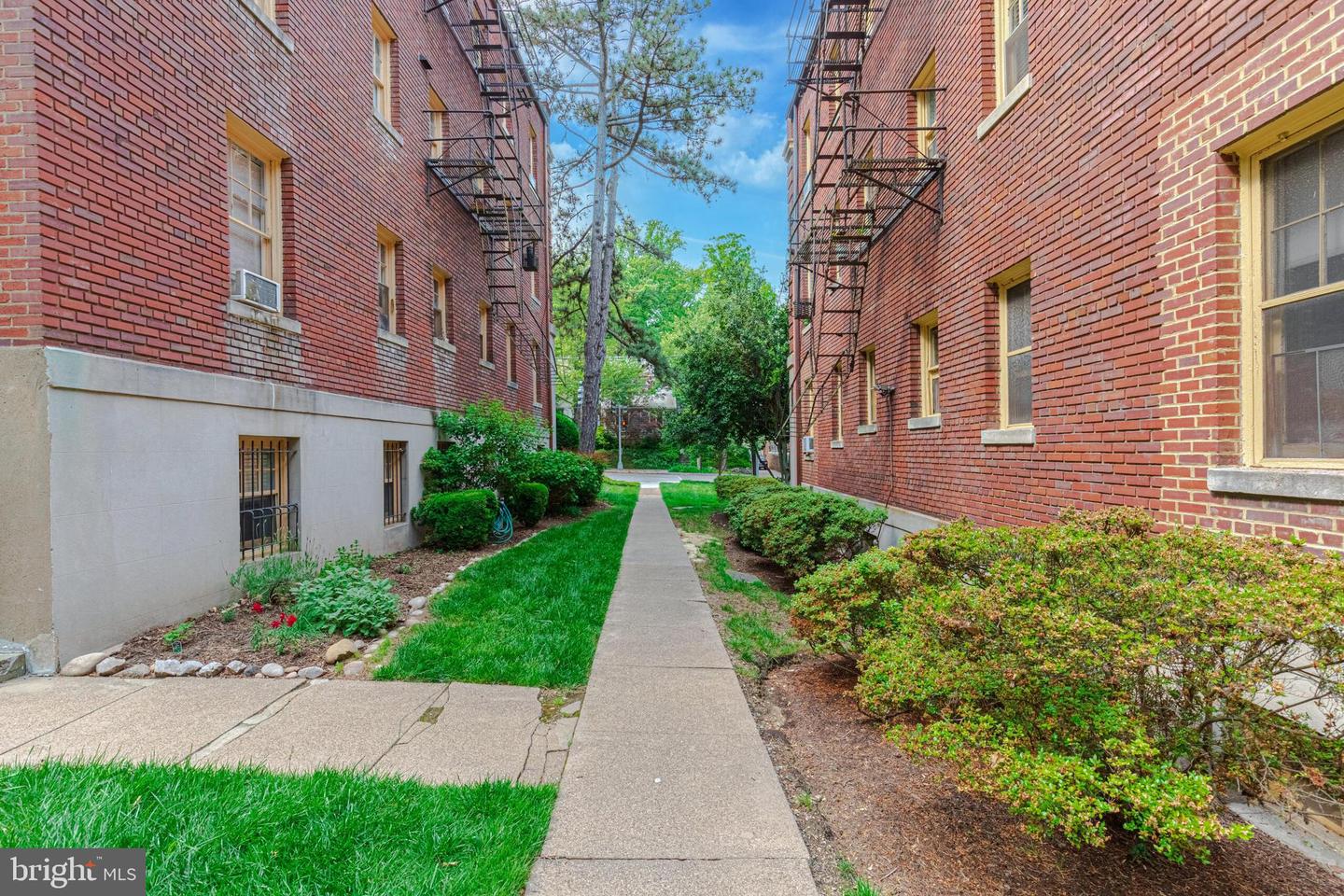 3026 PORTER ST NW #201, WASHINGTON, District Of Columbia 20008, 1 Bedroom Bedrooms, ,1 BathroomBathrooms,Residential,For sale,3026 PORTER ST NW #201,DCDC2189926 MLS # DCDC2189926