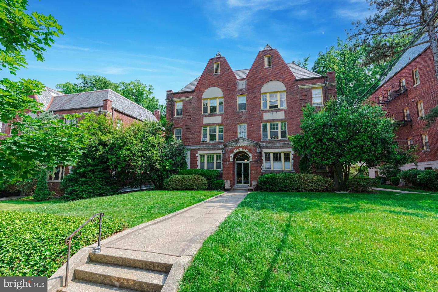 3026 PORTER ST NW #201, WASHINGTON, District Of Columbia 20008, 1 Bedroom Bedrooms, ,1 BathroomBathrooms,Residential,For sale,3026 PORTER ST NW #201,DCDC2189926 MLS # DCDC2189926
